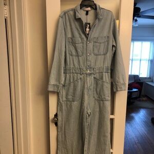 The NWT Universal Thread Women Long Sleeve Utility Baggy Jumpsuit sizes 10